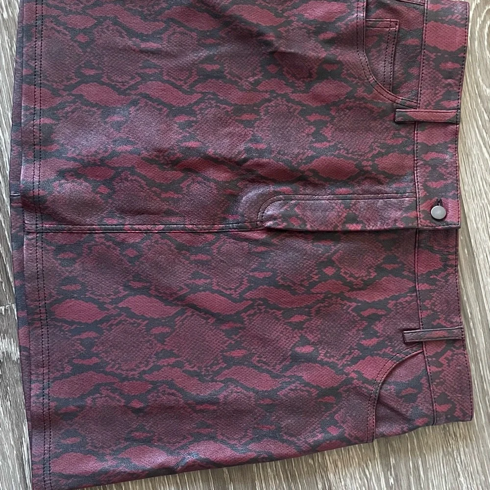 ALC Troy Genuine Leather Mini Skirt, Size 10 - Picture 2 of 2